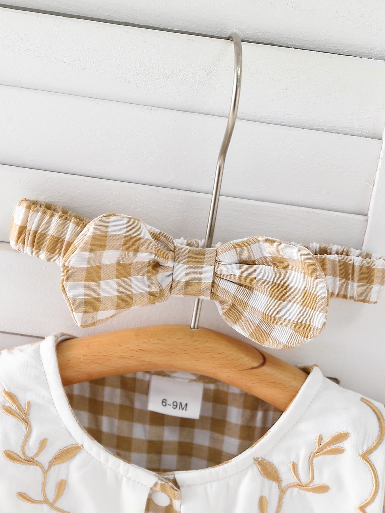 Baby girl baby fashionable fake collar embroidered round neck long sleeved plaid triangle jumpsuit (including headband)