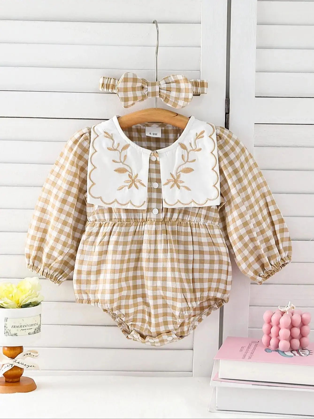 Baby girl baby fashionable fake collar embroidered round neck long sleeved plaid triangle jumpsuit (including headband)