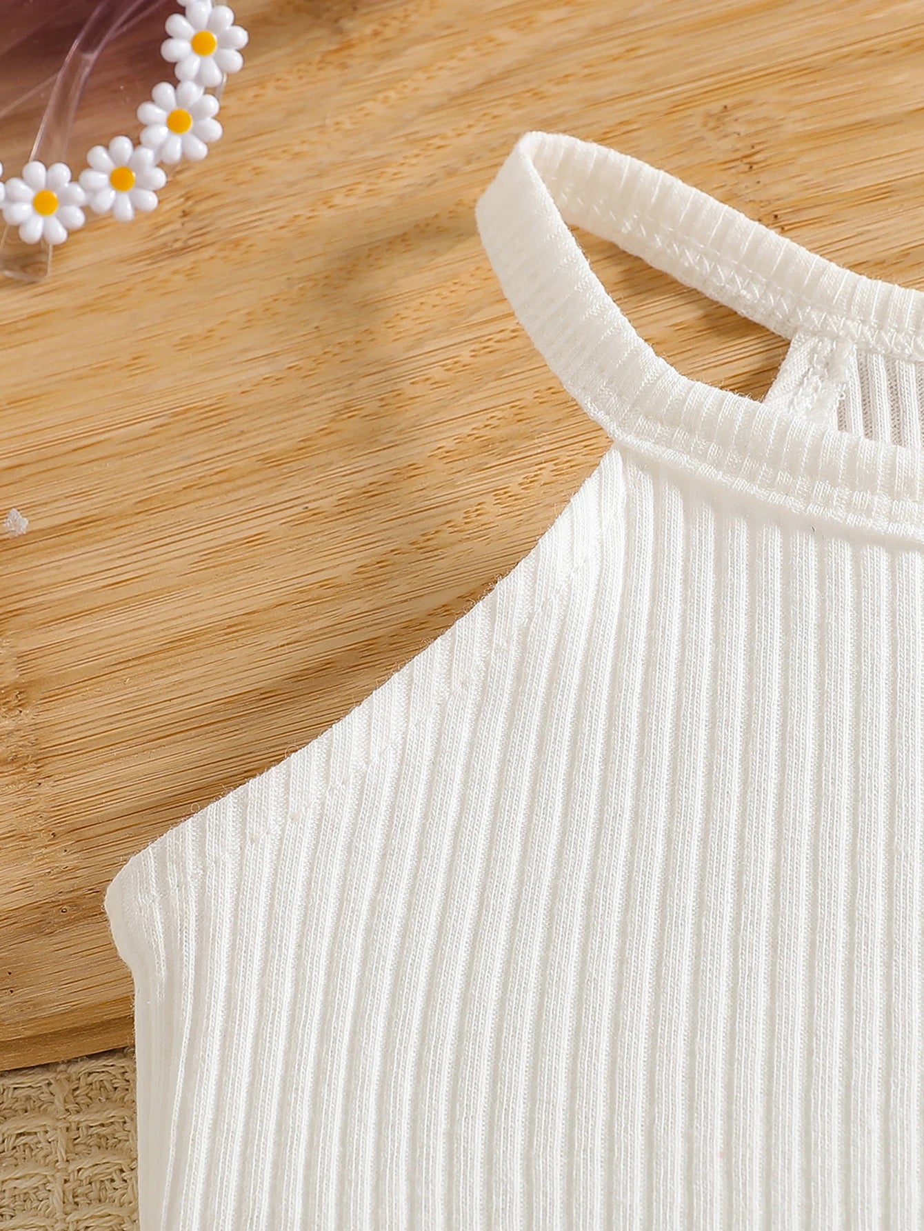 Fashion Baby Girl Two-Piece Set With Hanging Neck Sleeveless Top And Bow Decoration Short Skirt Set