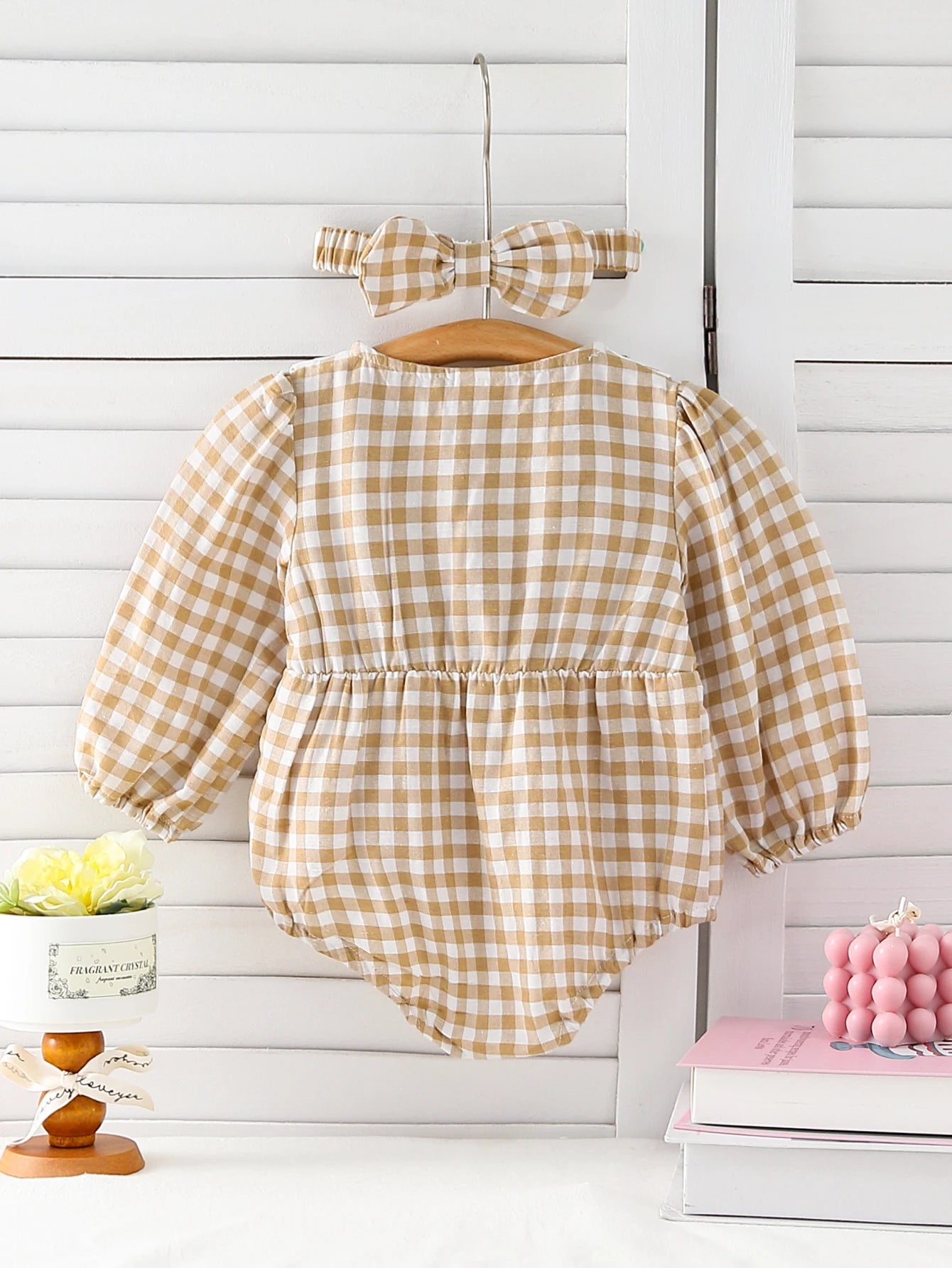 Baby girl baby fashionable fake collar embroidered round neck long sleeved plaid triangle jumpsuit (including headband)