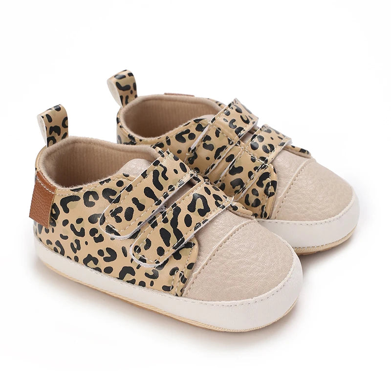 Leather Shoes, Walking Shoes, Low Top, Anti Slip, Soft Sole, love Pattern Design, Women's Newborn Versatile Trend