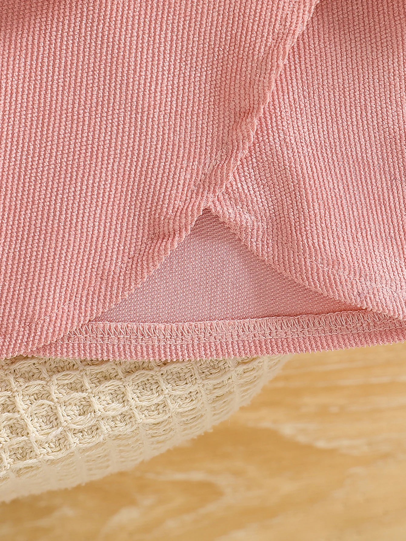 Fashion Baby Girl Two-Piece Set With Hanging Neck Sleeveless Top And Bow Decoration Short Skirt Set