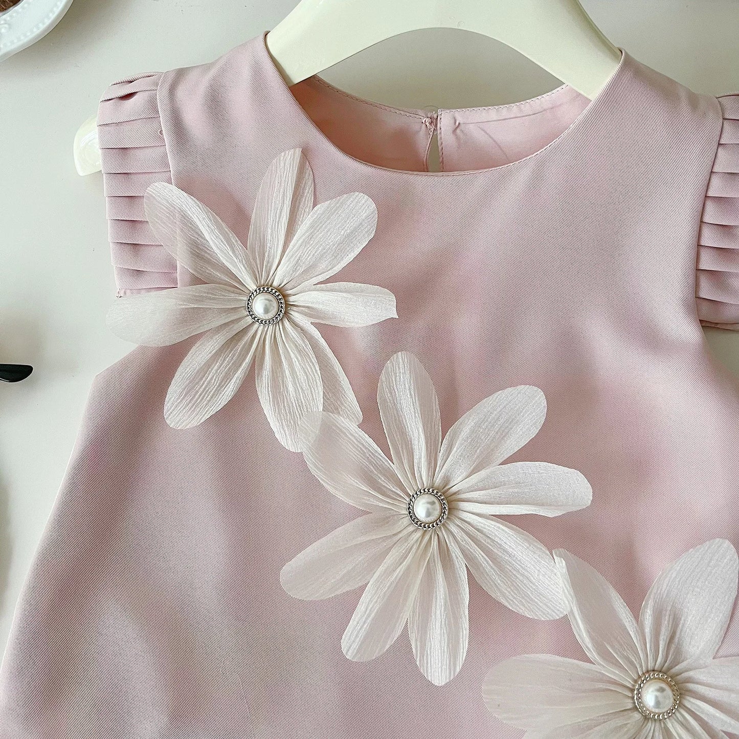 Children's Suit For Girls Summer Cute Three Flowers Short Sleeve Tshirt + Shorts 2 PC Sets Casual Outfit Baby Kids Clothing ﻿